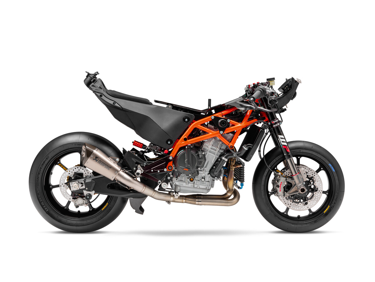 2024 KTM RC8C