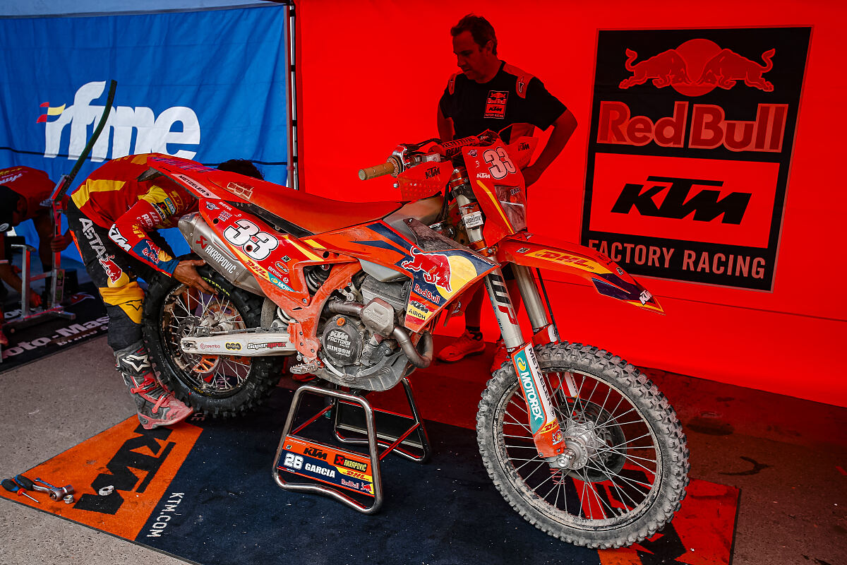 KTM ISDE Race Service