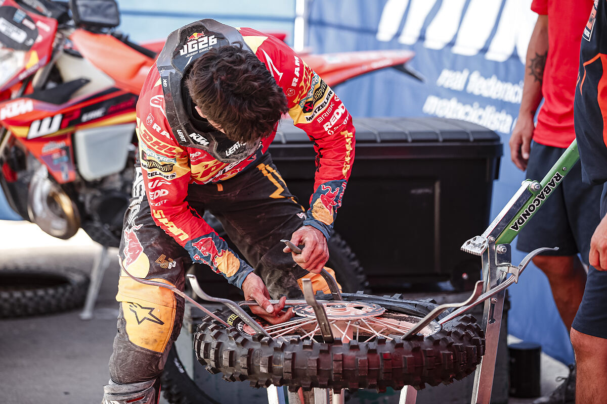 KTM ISDE Race Service