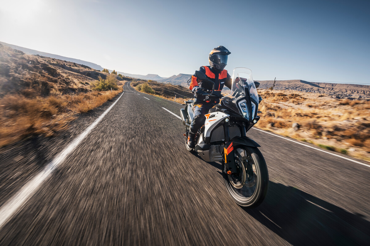 MY23 KTM 790 ADVENTURE