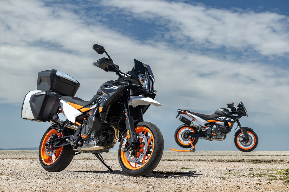 514943_KTM 890 SMT - STATIC IMAGES_KTM 890 SMT PRE - SHOOTING STATIC