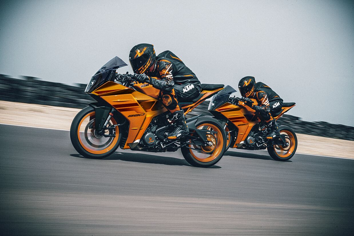 571609_MY24 KTM RC 390_ACTION_MY24_Action_MY24 KTM RC 390_ACTION