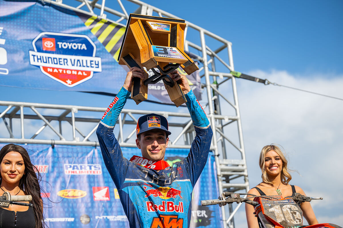 TOM VIALLE PODIUM