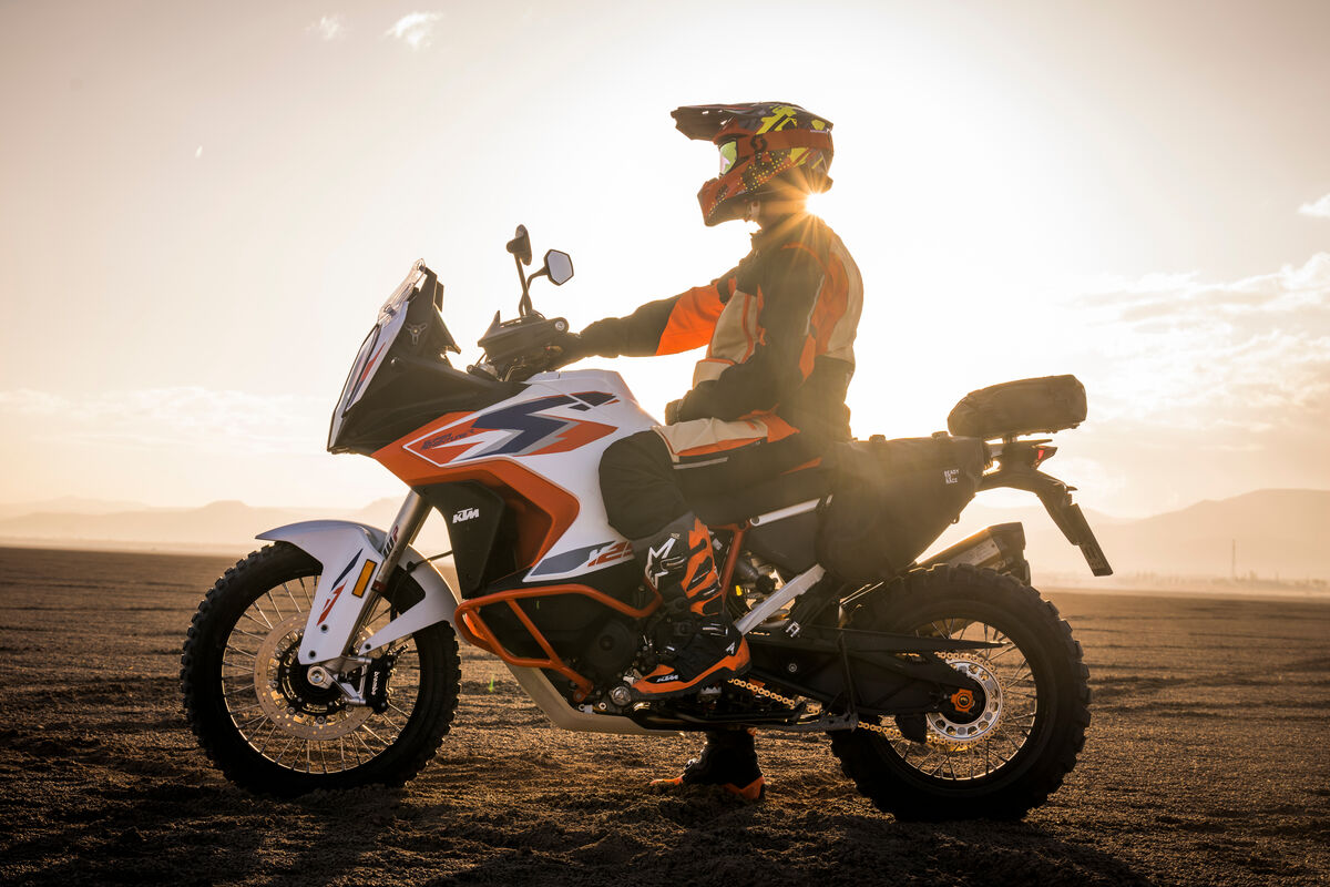 489032_MY23 KTM 1290 SUPER ADVENTURE R Static - CAT B_EU_ Global (1)