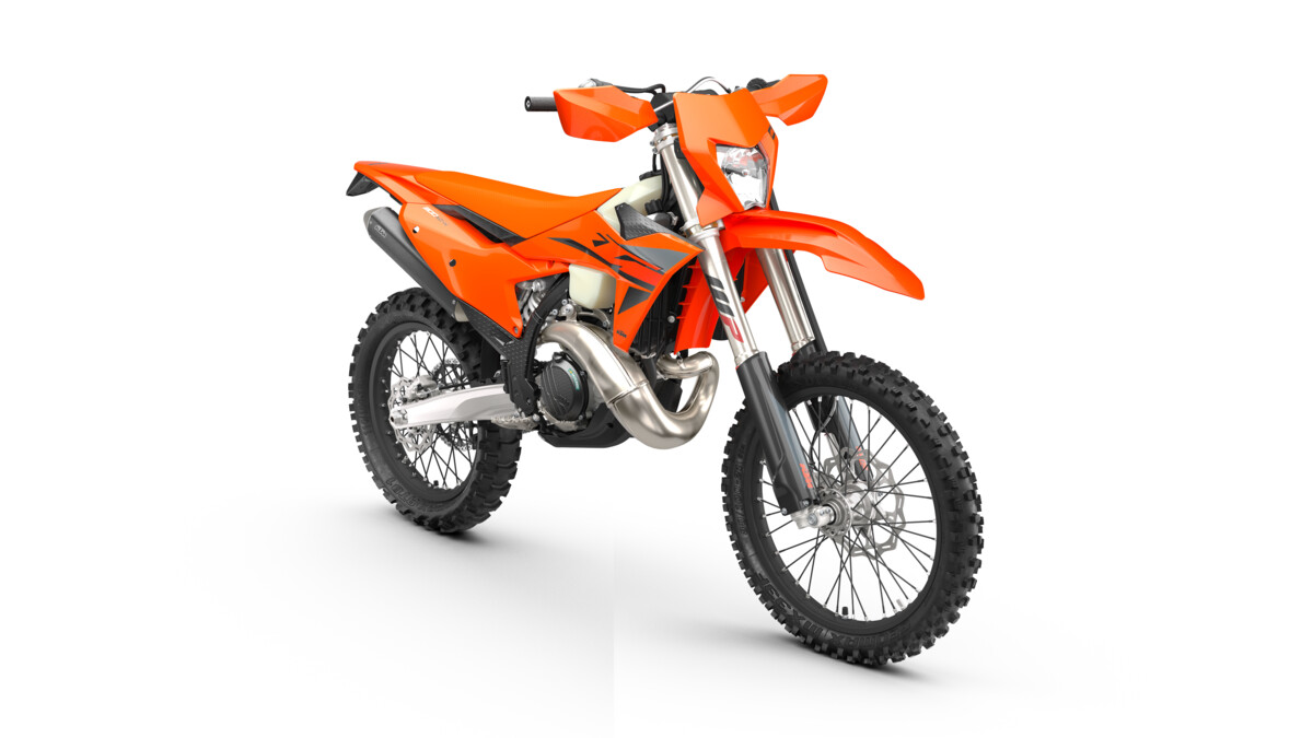 590645_MY25-KTM 300 XC-W_45-right_XC-W_USA