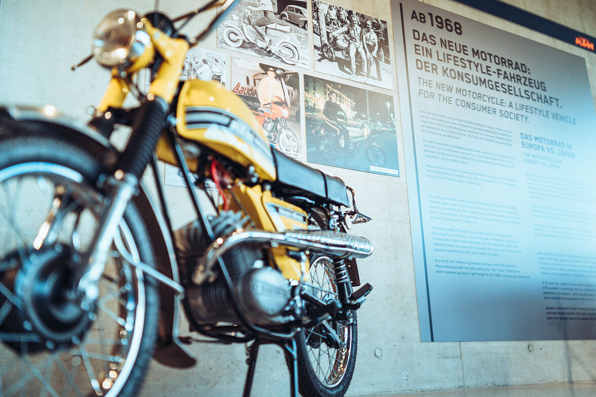 „137 JAHRE MOTORRAD. 70 JAHRE KTM. 30 JAHRE ÜBERHOLSPUR.