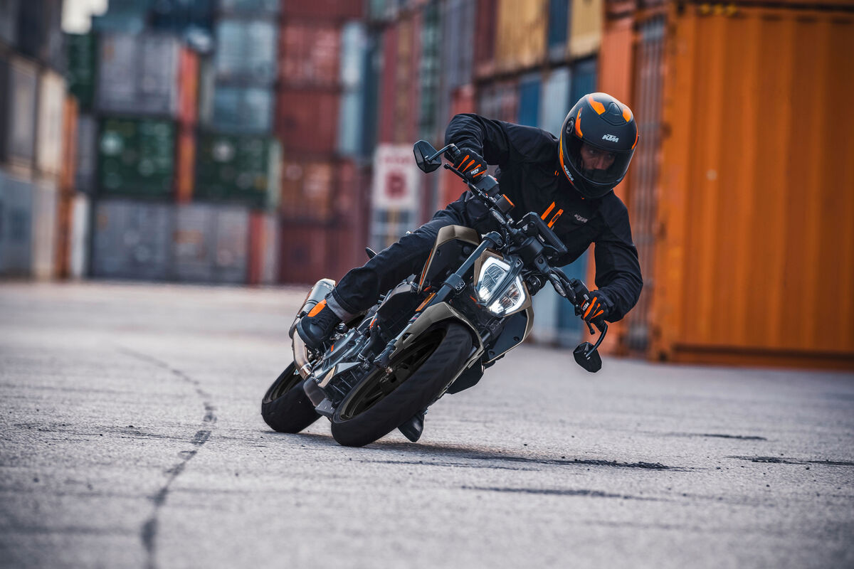 MY2023 KTM 390 DUKE（オプション装着車）
