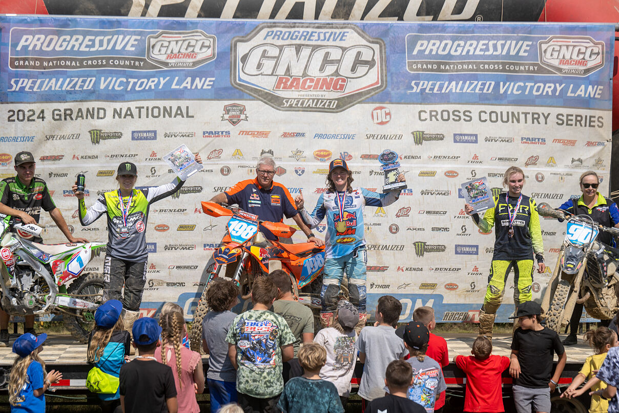 BRANDY RICHARDS PODIUM 02