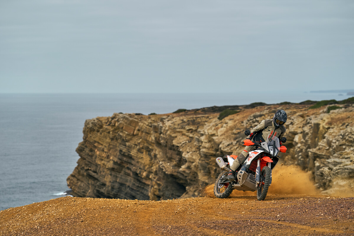 652579_MY25 KTM 890 ADVENTURE R- ACTION_EUROPE GLOBAL_ACTION