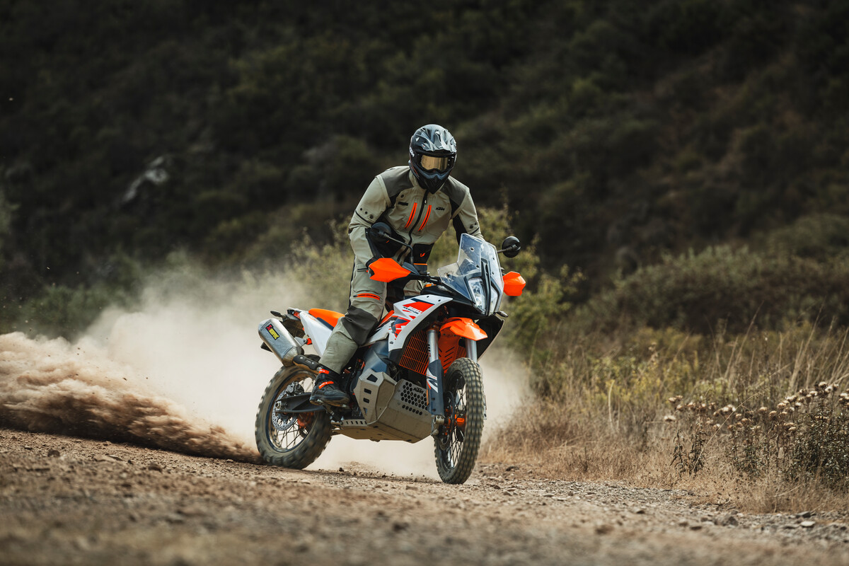 652237_MY25 KTM 890 ADVENTURE R - ACTION_EUROPE GLOBAL