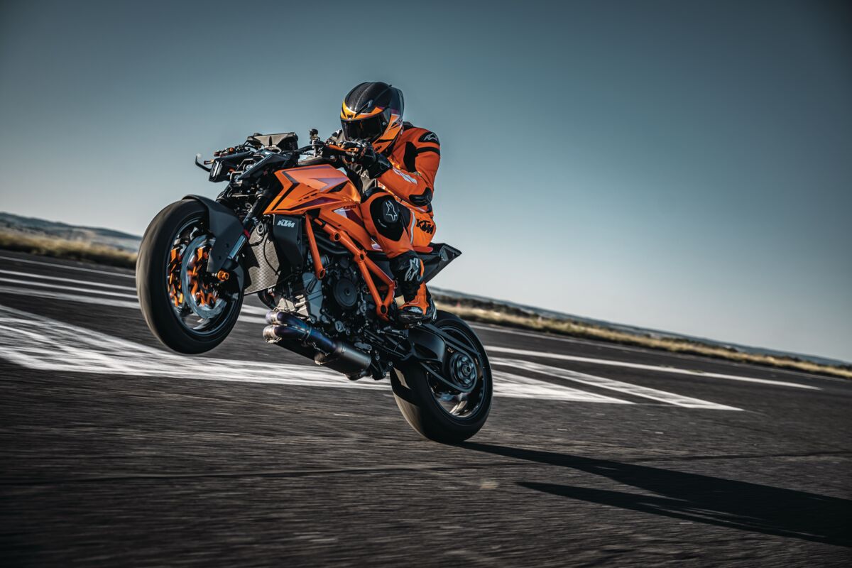 KTM 1390 SUPER DUKE R EVO（オプション装着車）