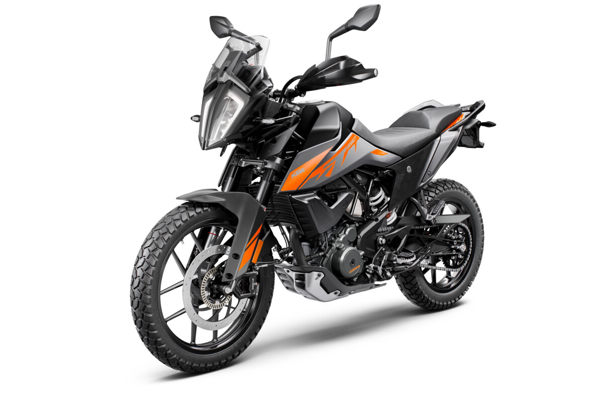 417267_KTM Adventure 390 MY22 BLACK Front-Left_EU_ Global