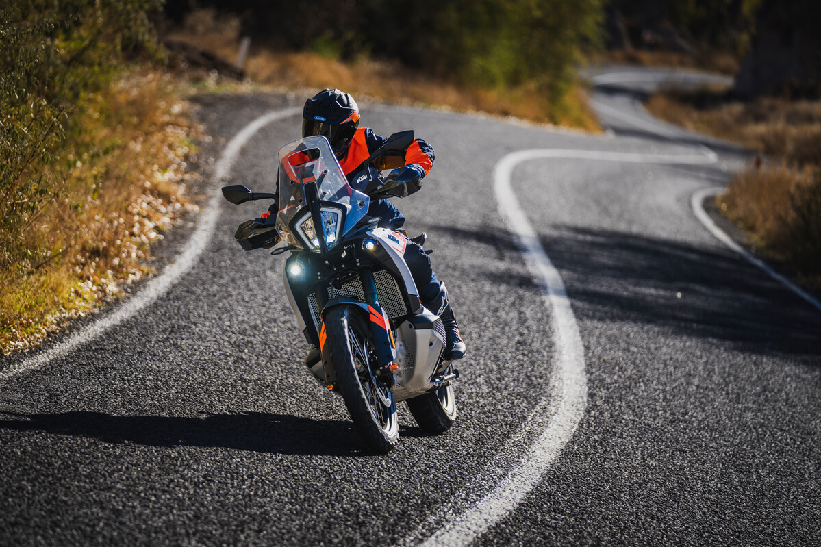 486930_MY23 KTM 790 ADVENTURE_ Action_EU_ Global