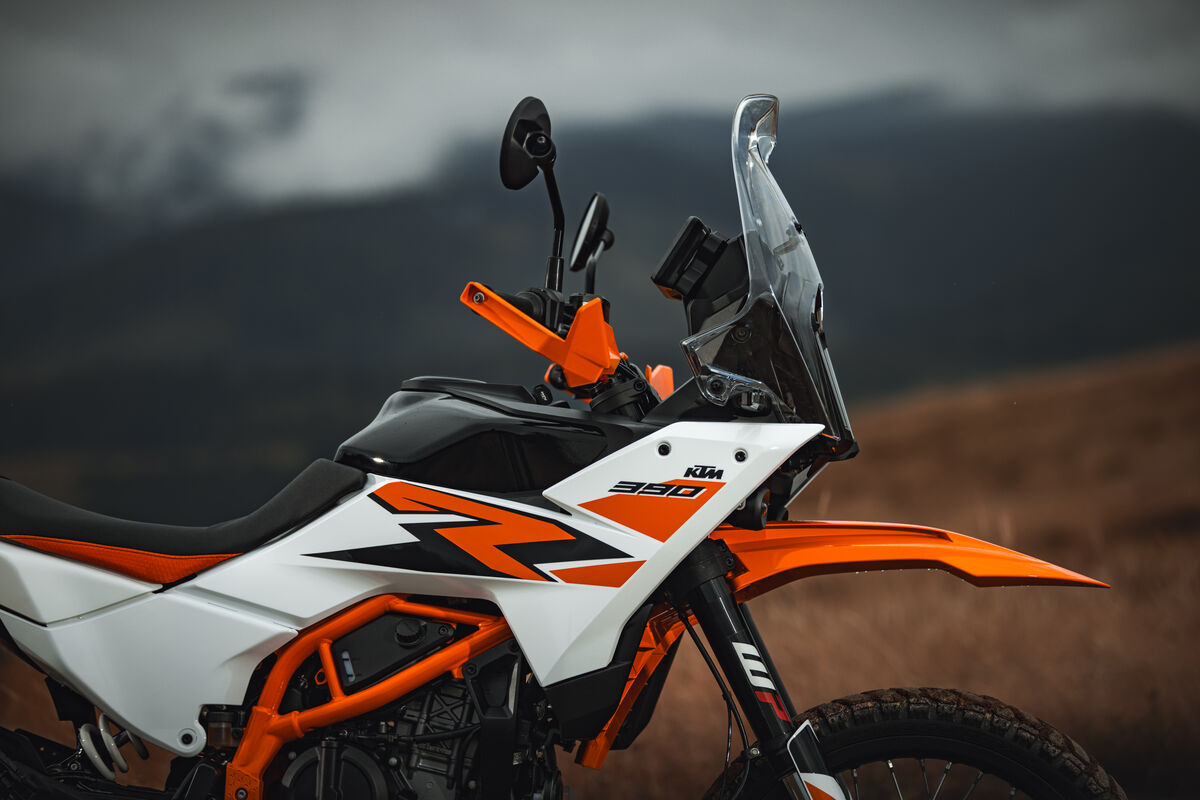 647097_MY25 KTM 390 ADVENTURE R_02_STATIC_KTM 390 ADVENTURE range (1)