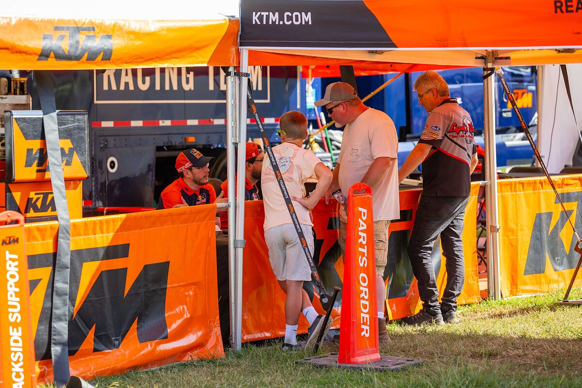 KTM ORANGE BRIGADE 2025 08