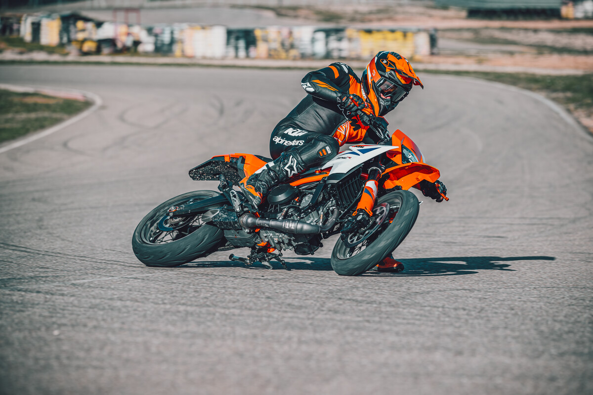 KTM 390 SMC R（オプション装着車）