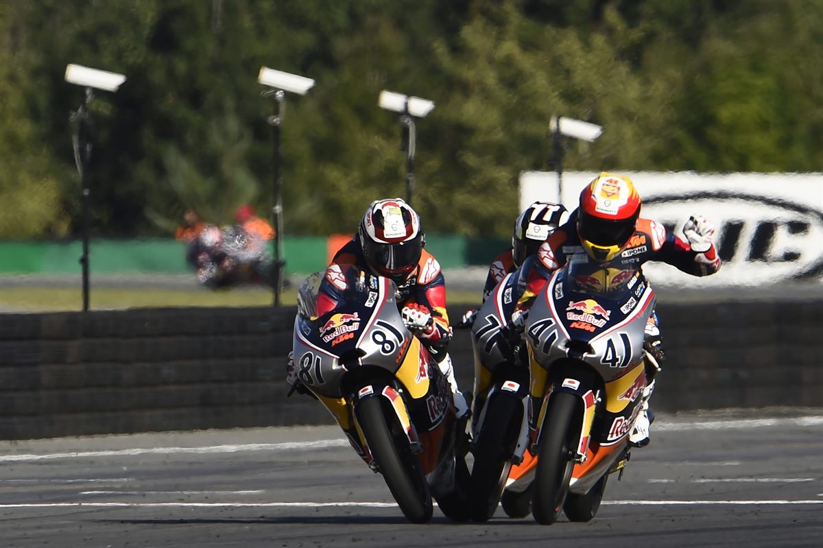 Alex Viu, Ayumu Sasaki & Marc Garcia KTM RC250 RB Brno 2016