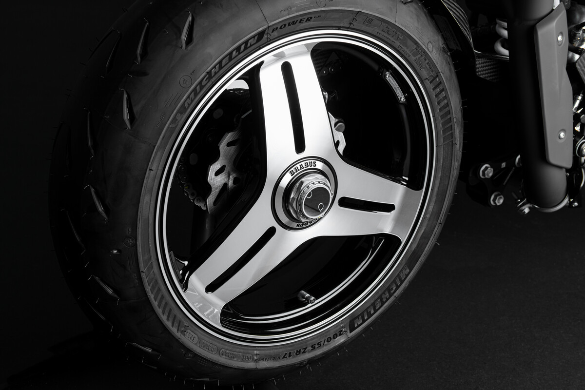 BRABUS 1400 R SIGNATURE EDITION