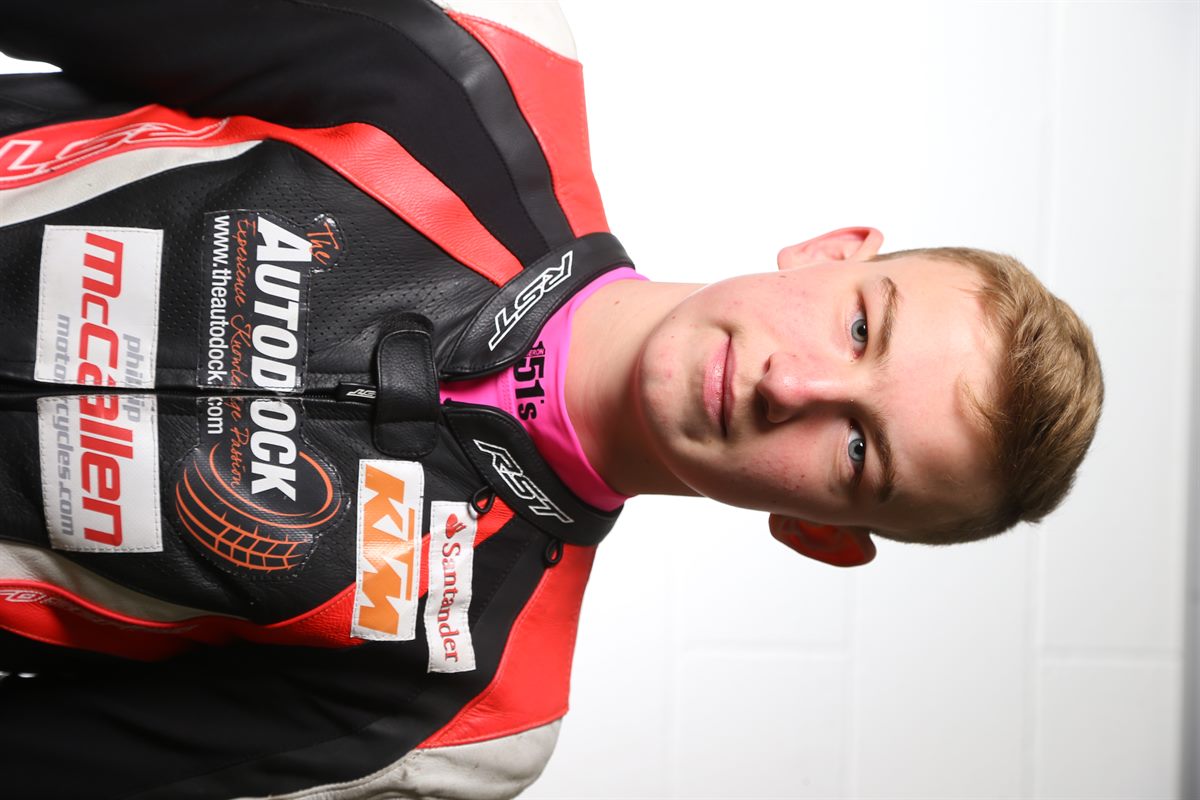 7 Aaron Wright