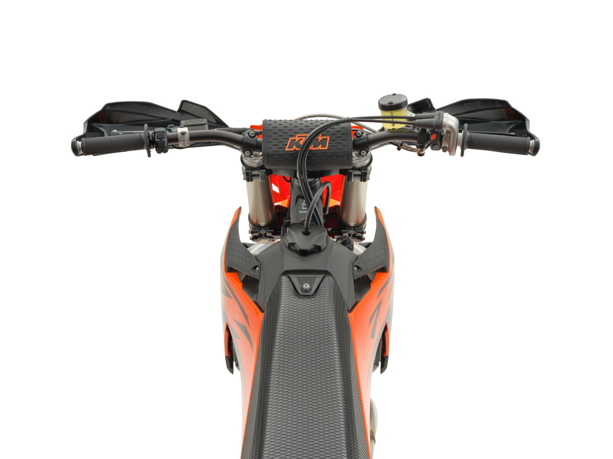 710948_MY26_KTM 450 SMR_Handlebar_EU_GLOBAL_01_IMAGES