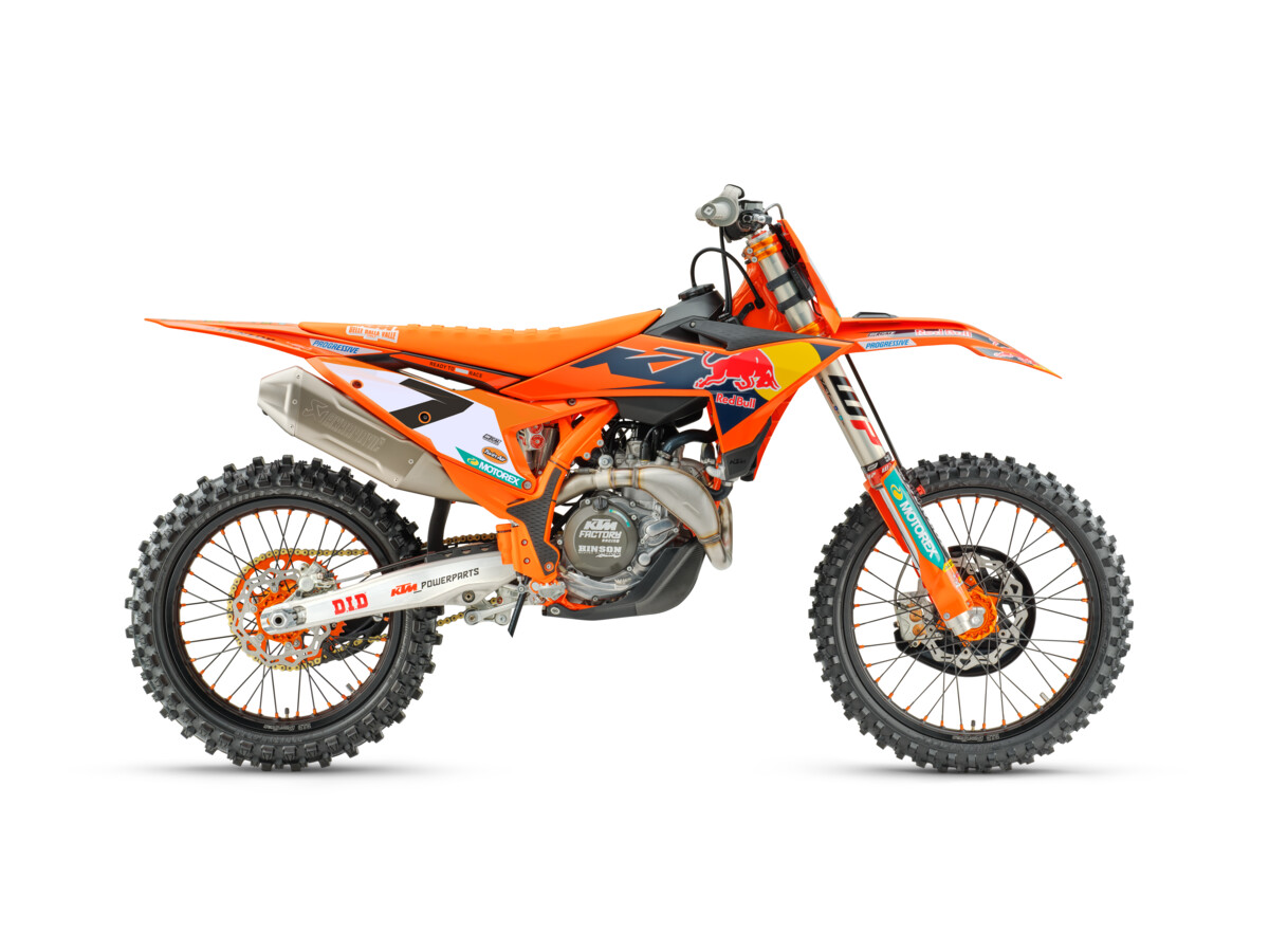 723446_MY26 KTM 450 SX-F FACTORY EDITION_90_Right_Nr 7_Studio_01_IMAGES