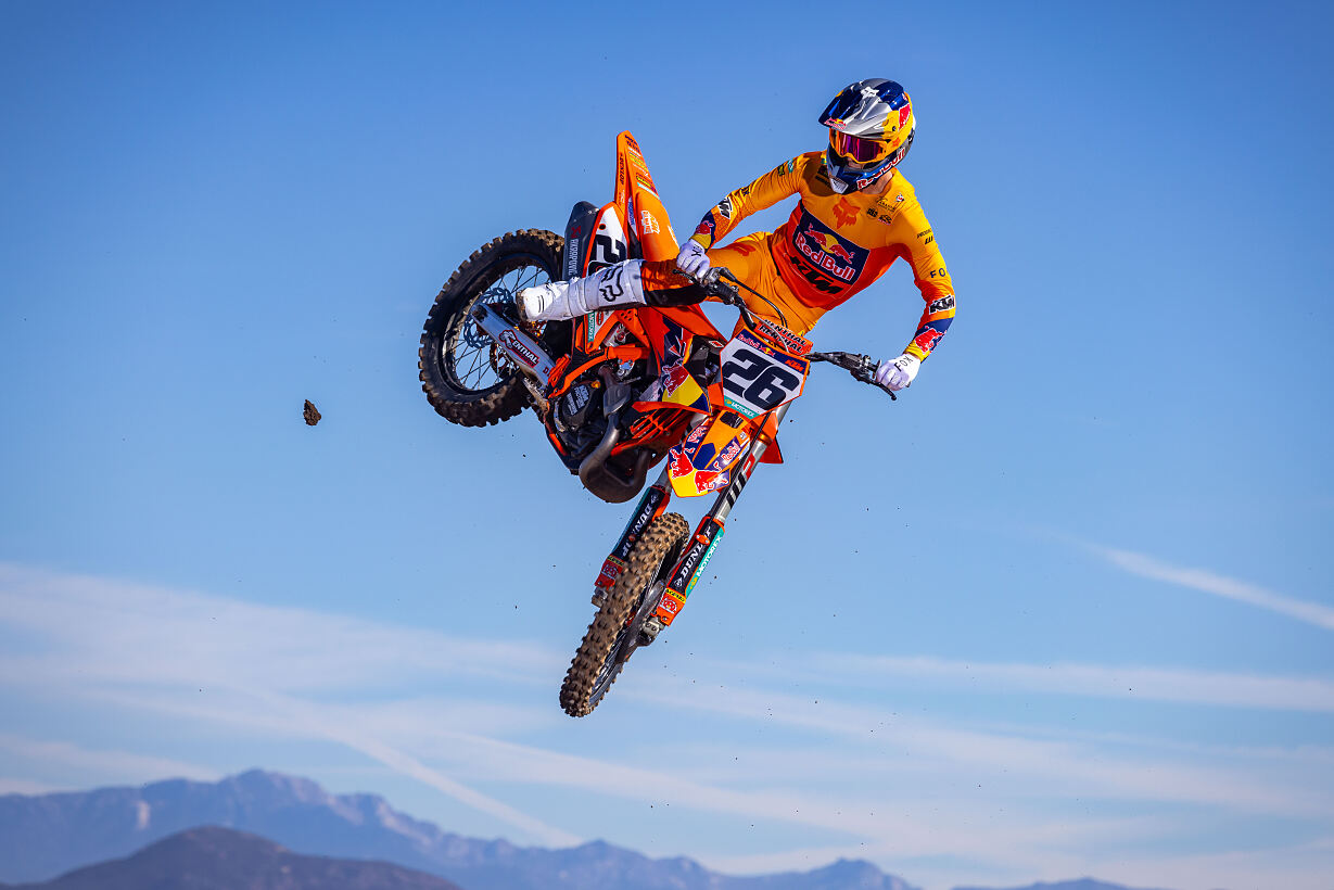 2026 KTM FACTORY EDITION Action