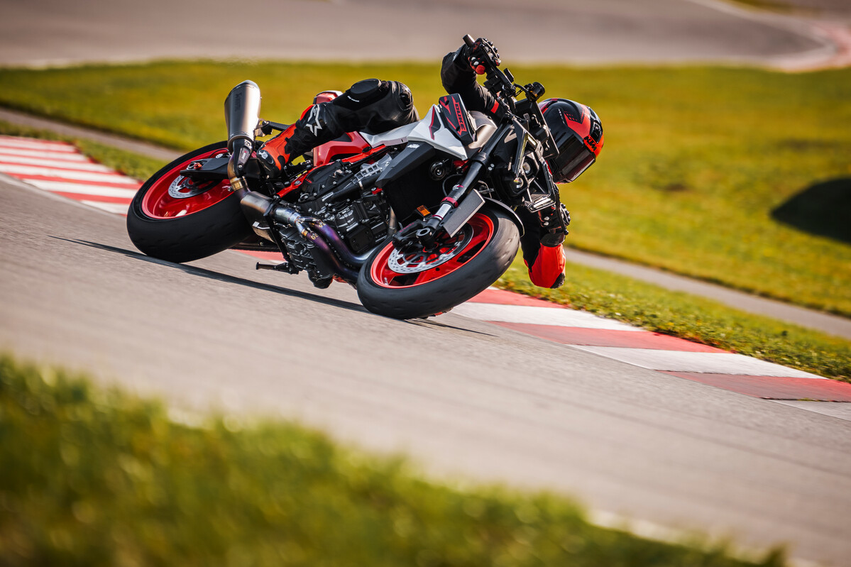 KTM 990 DUKE R_2026 (11)