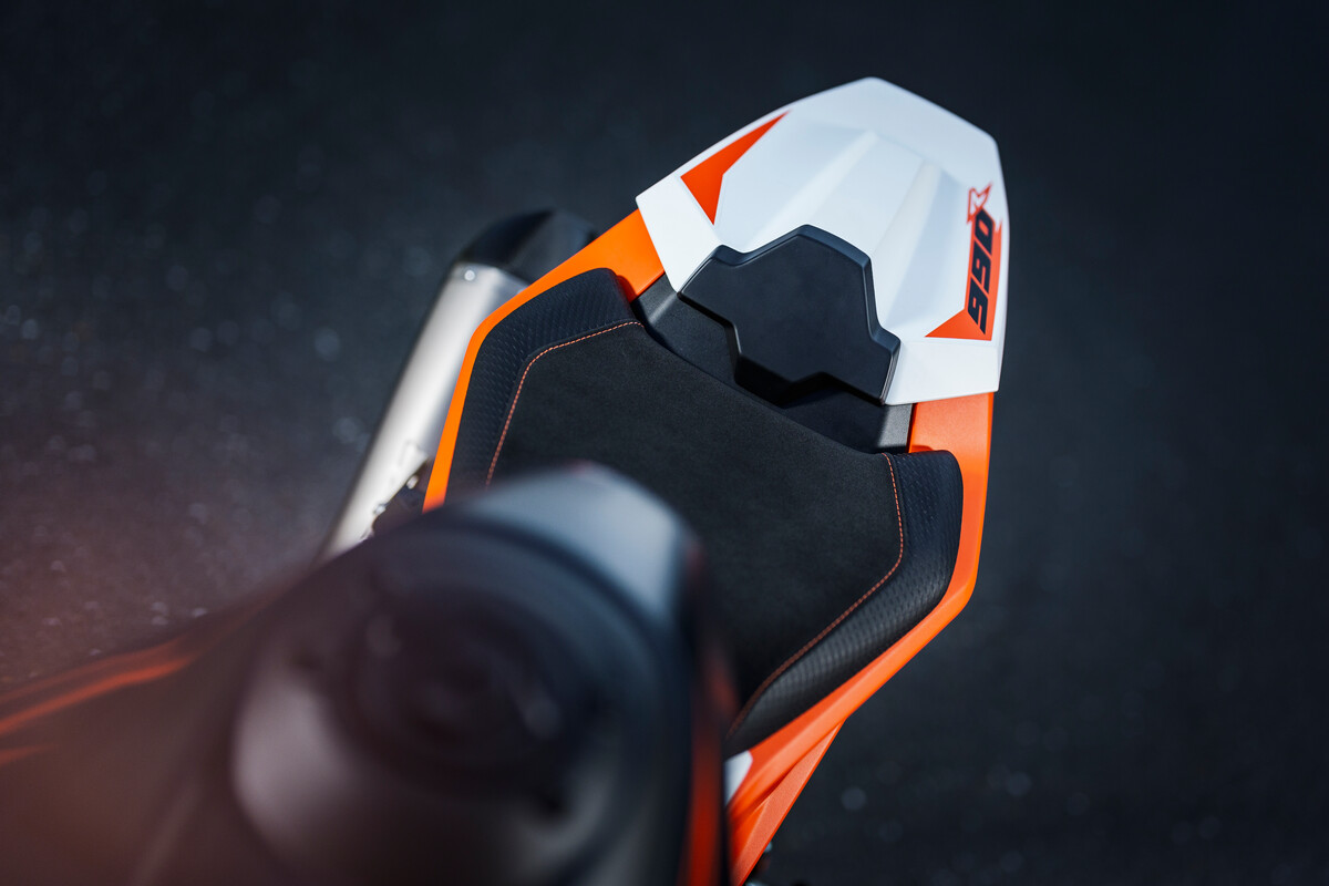 KTM 990 DUKE R_2026 (15)