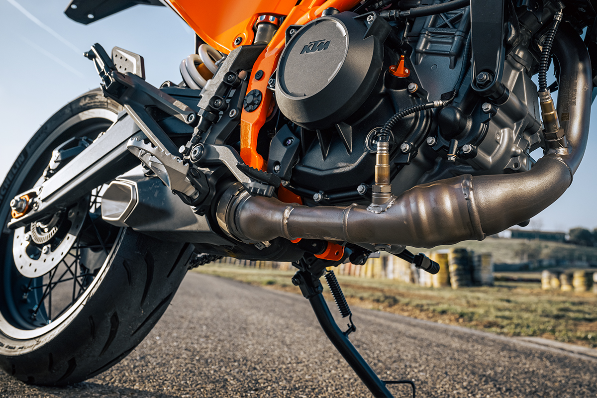 2025-2026 KTM 390 MODELS: REPLACEMENT OF SIDE STAND SPRING