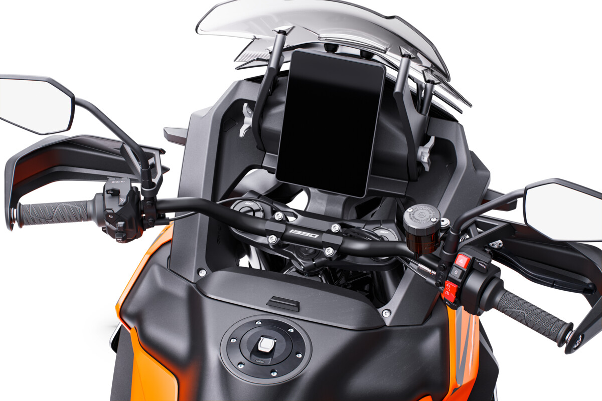 641769_MY27_KTM_1390_Super_Adventure_S_EVO Orange_EU_Detail-Dashboard_EUROPE GLOBAL_STUDIO