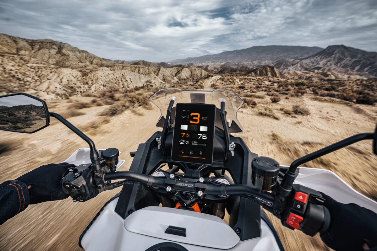 660907_MY26 KTM 1390 SUPER ADVENTURE R _ Action _EUROPE GLOBAL