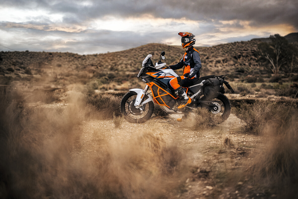 660845_MY26 KTM 1390 SUPER ADVENTURE R _ STATIC _KTM 1390 SUPER ADVENTURE range