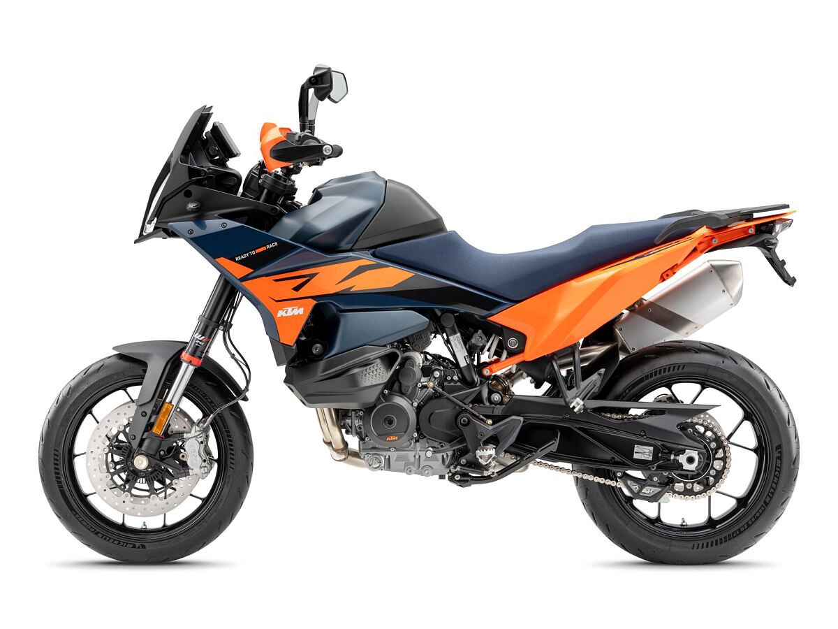 671226_MY26_KTM 890 SMT_STUDIO_90 LEFT_STUDIO_MY26 KTM 890 SMT